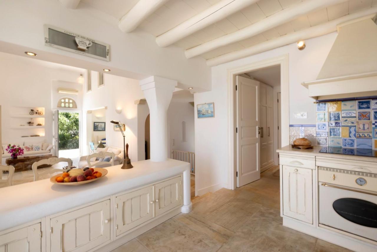 Luxury Villa By The Beach Stenies Экстерьер фото